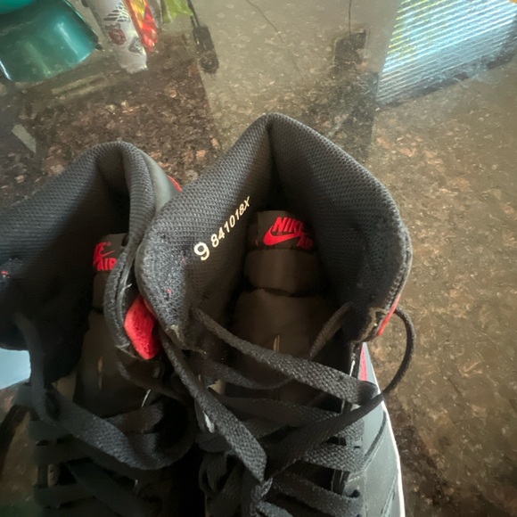 Jordan 1 bred size 9 new - Picture 10 of 14